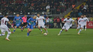 Trendyol Süper Lig: Çaykur Rizespor: 0 - Trabzonspor: 0 (İlk yarı)