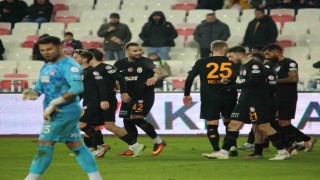 Trendyol Süper Lig: E.Y. Sivasspor: 0 - Galatasaray: 1 (İlk yarı)
