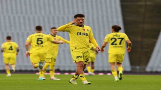Trendyol Süper Lig: İstanbulspor: 1 - Fenerbahçe: 4 (İlk yarı)