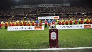 Trendyol Süper Lig: Kayserispor : 0 - İstanbulspor: 0 (İlk Yarı)