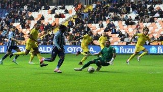 Trendyol Süper Lig: Y. Adana Demirspor: 1 - İstanbulspor: 0 (İlk yarı)