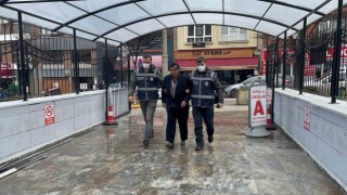 Türk bayrağını indiren şahıs adliyede