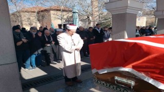 Türkiyede tedavi gördükleri hastanede hayatını kaybeden 2 Filistinli son yolculuğuna uğurlandı