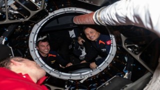 Türkiyenin ilk astronotu Gezeravcı kenetlenme sonrası çekilen fotoğraf paylaştı