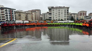 Ümraniye Belediyesi ekipleri kar yağışına karşı hazır