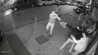 Ümraniyede tartıştığı kişilerin üzerine aracını sürmüştü, o anlar kameraya yansıdı