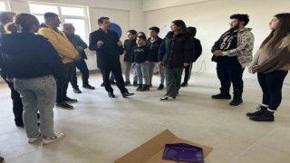 Üniversiteli öğrencilerden kütüphane