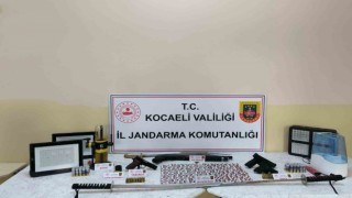 Uyuşturucu operasyonunda 3 kılıç ele geçirildi