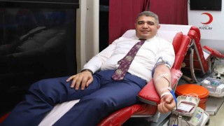 Vali Aslan kan bağışında bulundu