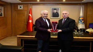 Vali Yıldırım Avrasya Üniversitesini gezdi