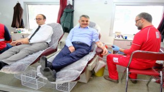 Valilik çalışanları kan bağışında bulundu