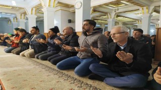 Vanda Regaip Kandilinde Filistinliler için dualar edildi