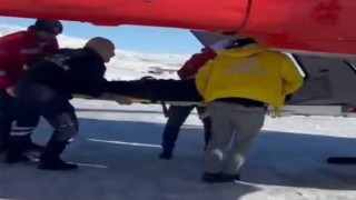 Vanda şiddetli karın ağrısı olan hasta için helikopter havalandı