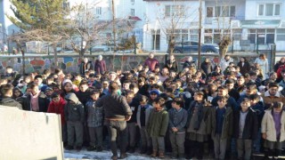 Vartoda şehit askerler için saygı duruşunda bulunuldu