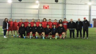 Yalovaspor Kadın Futbol Takımı ilk maçına çıkmaya hazırlanıyor