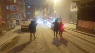 Yoğun kar yağışı gece yarısına kadar sürdü