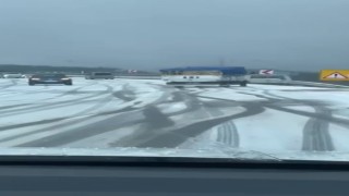 Yollar buz tuttu, araçlar yolda kaldı