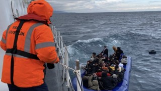 Yunan unsurlarınca ölüme terk edilen 56 kaçak göçmen kurtarıldı