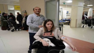 Yurttaki akşam yemeğinde tantuni yiyen onlarca öğrenci zehirlenme şüphesiyle hastaneye kaldırıldı