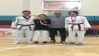 Zonguldakta Gençler Taekwondo İl Birinciliği müsabakaları yapıldı