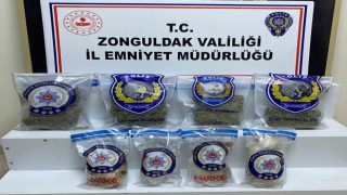Zonguldakta ölümcül etkiye sahip 2 kilo 210 gram uyuşturucu yakalandı