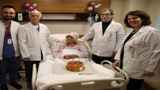 111 yaşında hem enkazdan sağ çıktı hem de yakalandığı zatürreyi atlattı