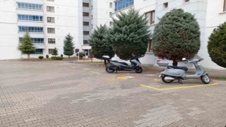 140 bin liralık motosikleti ittirerek çaldı