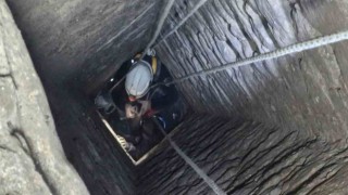 15 metrelik kuyuya düşen çocuğu zorlu kurtarma operasyonu kamerada