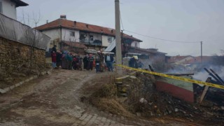29 koyunun telef olduğu ev ve ağıl yangınında maddi zarar ortaya çıktı