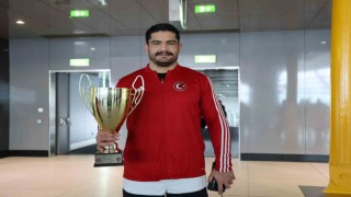 31 yıl sonra Avrupa şampiyonu olan Serbest Güreş Milli Takımı, yurda döndü