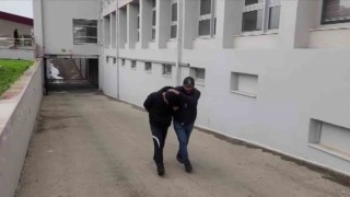 5 kilo esrarla yakalandı, ”Paraya ihtiyacım var diyerek kendini savundu