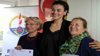 60 yaş üstü öğrenciler karnelerini aldı