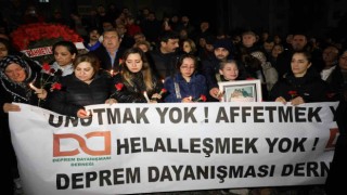 Depremde 418 kişinin hayatını kaybettiği Adana'da duygusal anlar