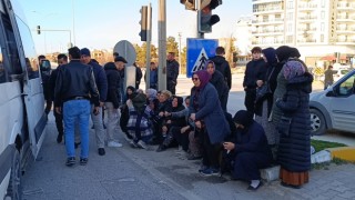 Afyonkarahisarda işçi servisi tırla çarpıştı: 12 yaralı