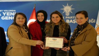 AK kadınlar siyaset akademisi sertifikalarını aldılar