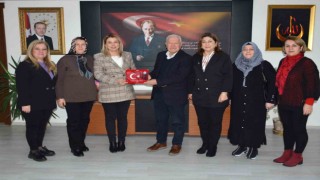 AK Parti İl Kadın Kolları Yönetimi, Başkan Yılmazla bir araya geldi