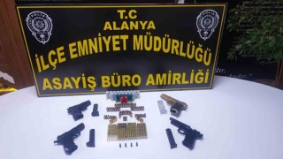 Alanyada 26 ruhsatsız silah ve 155 fişek ele geçirildi