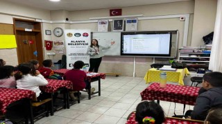 Alanyada Eko Okullarda Atıksız Yaşam ve Atıkların Geri Kazanımı eğitimi düzenleniyor