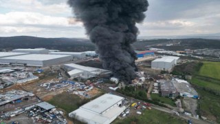 Alev alev yanan fabrika havadan görüntülendi