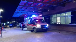 Alkollü şahıs doktorla tartışıp kendisini yaraladı