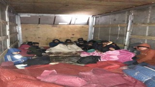 Amasyada 13 kaçak göçmen yakalandı, 2 kişi tutuklandı