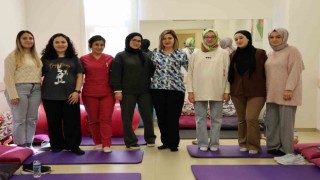 Anne adayları, gebe okulunda doğuma hazırlanıyor