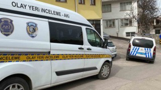 Annesiyle tartışan üvey babasını kalbinden bıçakladı