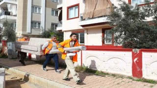Antalya Büyükşehirden selzedelere eşya yardımı