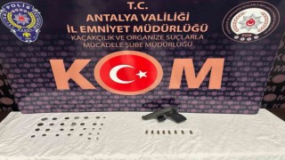 Antalyada kaçakçılık yapan 10 şüpheli yakalandı
