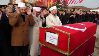 Araç kazasında şehit olan asker Kütahyada toprağa verildi