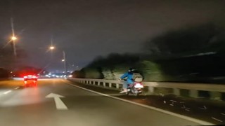 Arıza yapan motosikletle kilometrelerce seyir etti