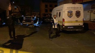 Arnavutköyde polisten kaçmaya çalışan torbacı, polisle çıkan arbedede kendini vurdu