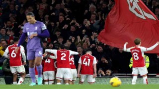 Arsenal evinde Liverpoolu 3-1 ile geçti