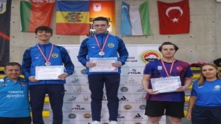 Asım Emre Şahin, masa tenisi şampiyonasında üçüncü oldu